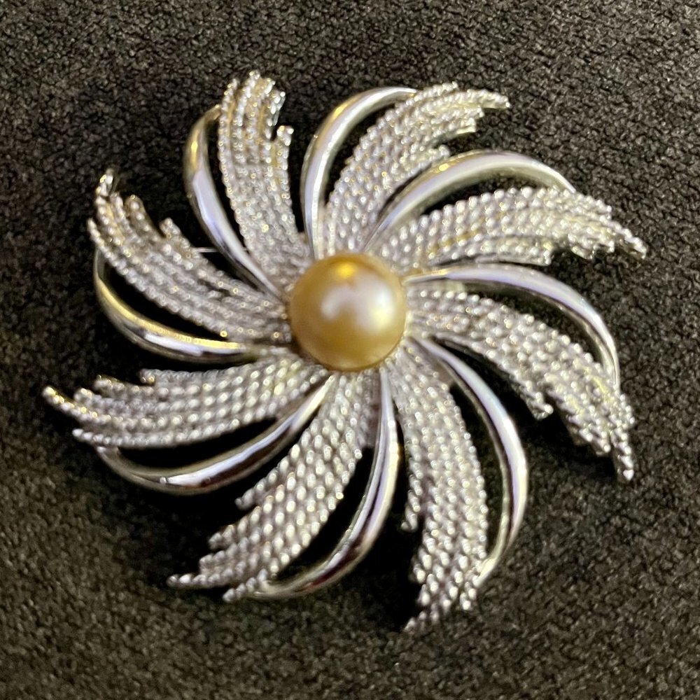 1960s Sarah Coventry Pinwheel Brooch